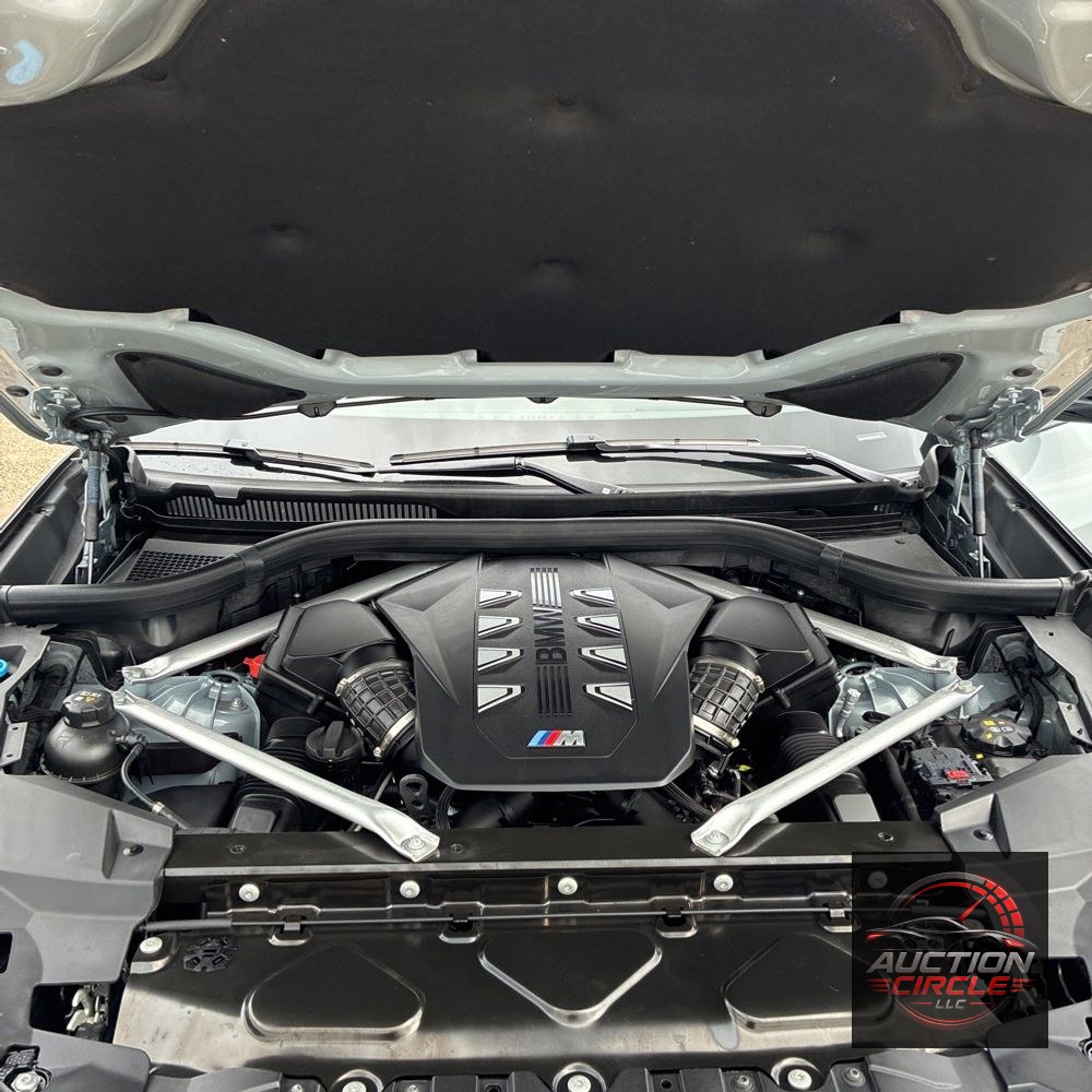 2025 BMW X5 M60i