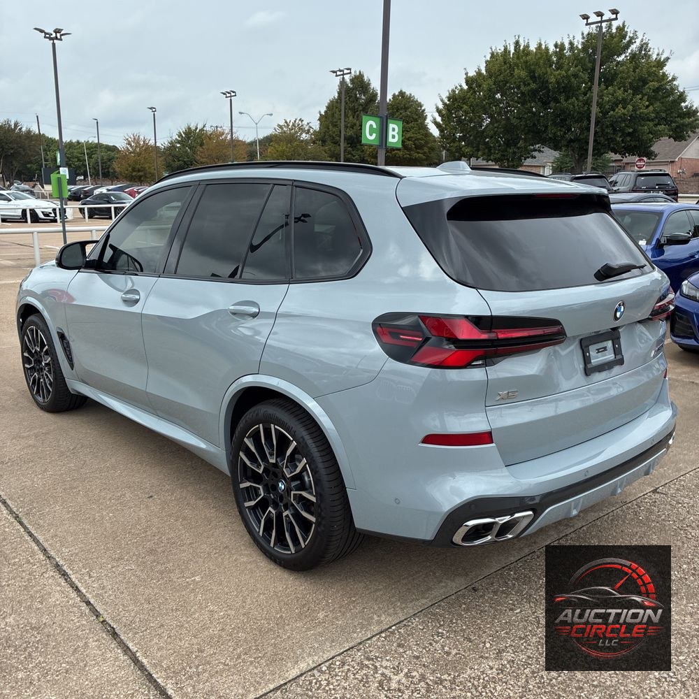 2025 BMW X5 M60i