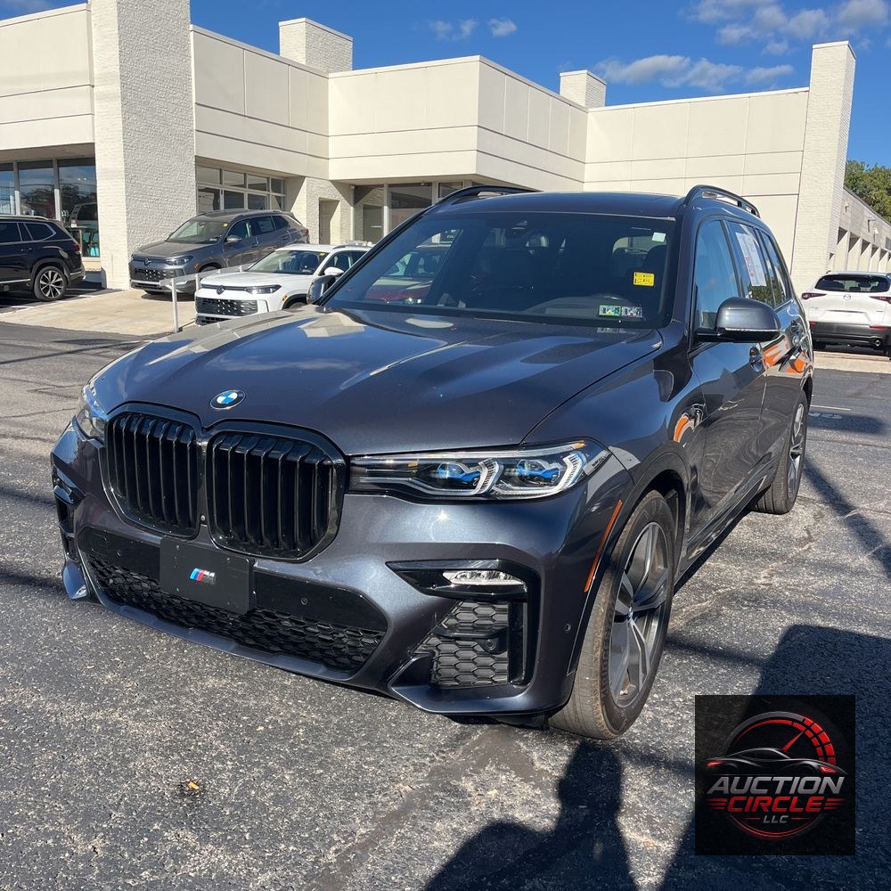 2022 BMW X7 M50i