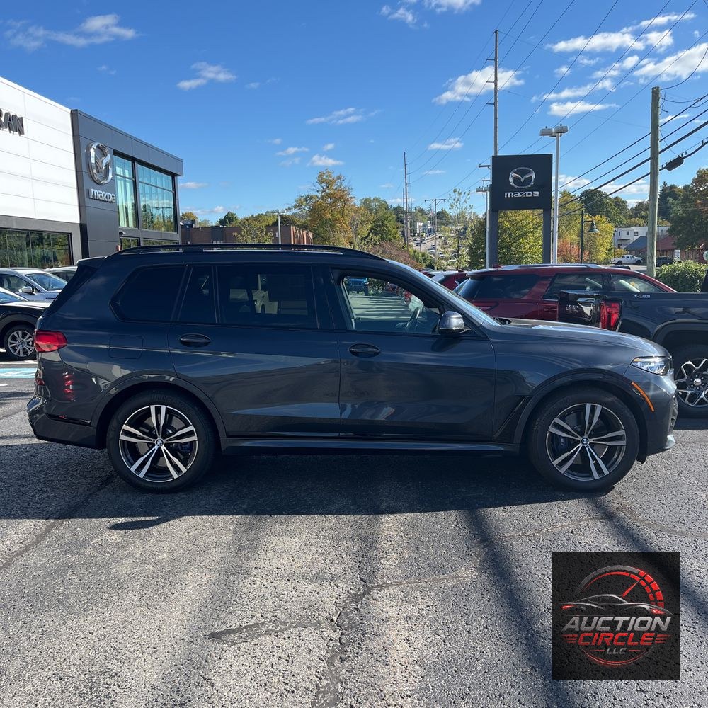 2022 BMW X7 M50i