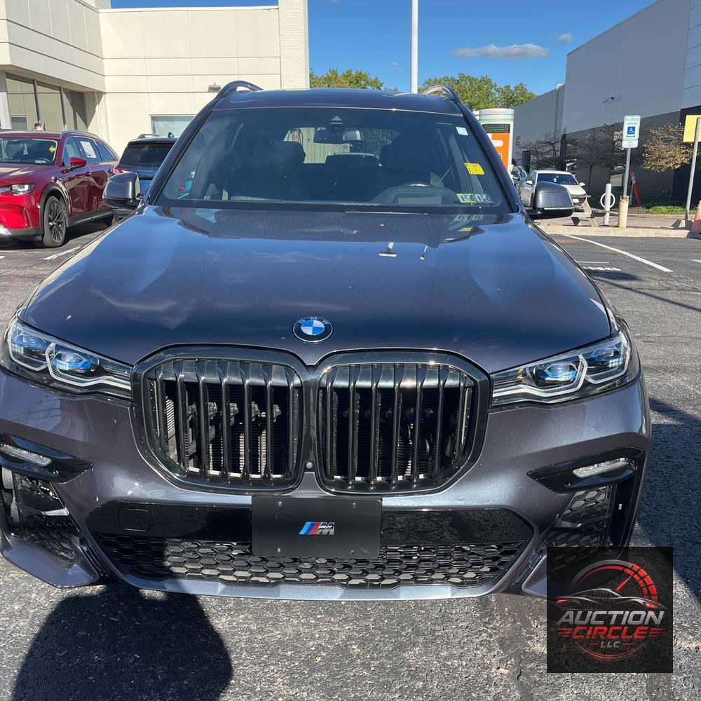 2022 BMW X7 M50i