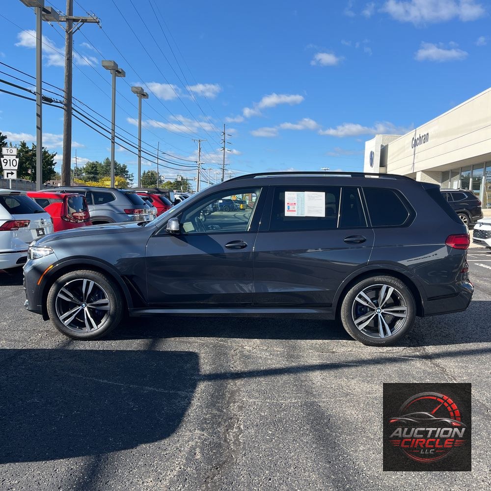 2022 BMW X7 M50i