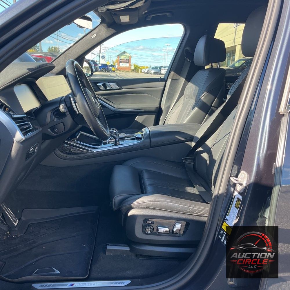 2022 BMW X7 M50i