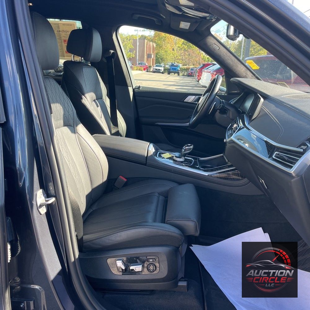 2022 BMW X7 M50i