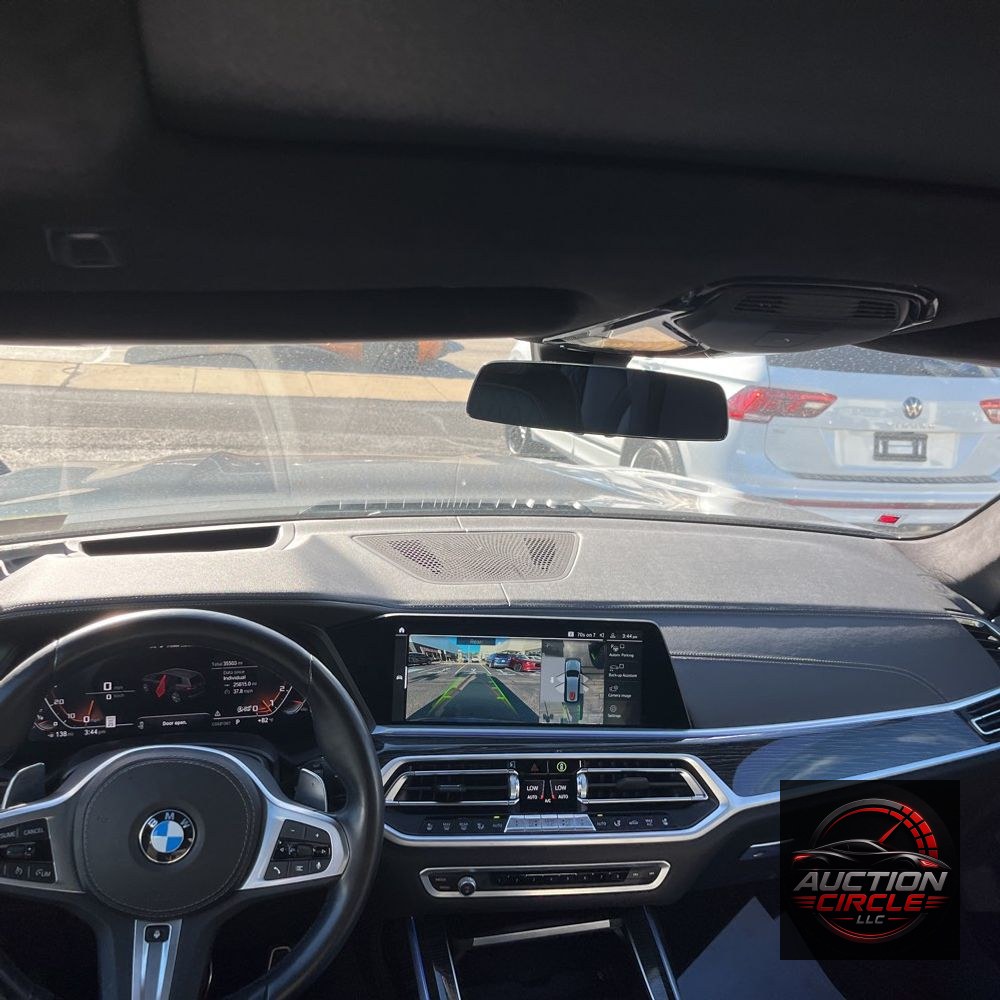 2022 BMW X7 M50i