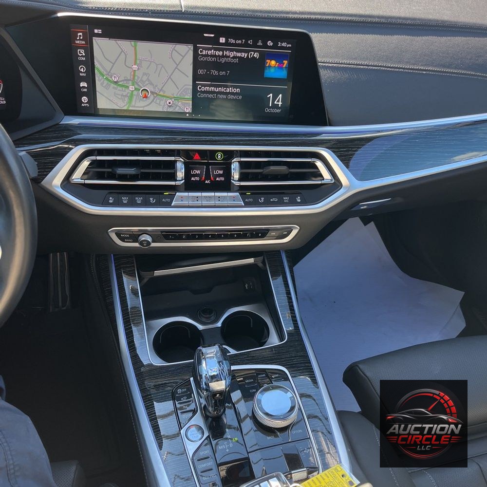 2022 BMW X7 M50i