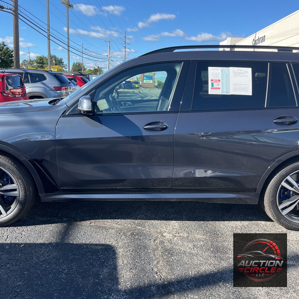 2022 BMW X7 M50i
