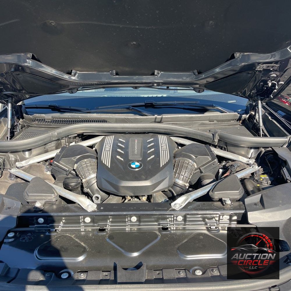 2022 BMW X7 M50i