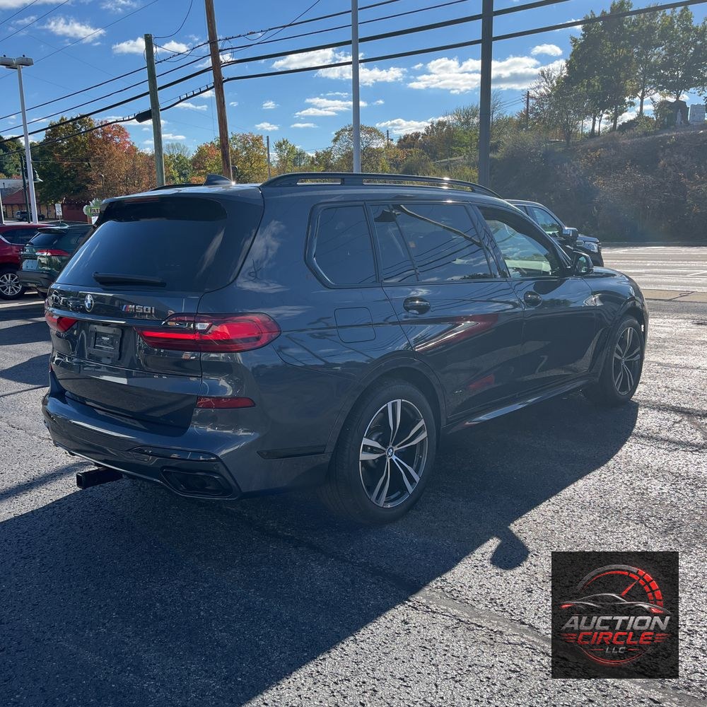 2022 BMW X7 M50i