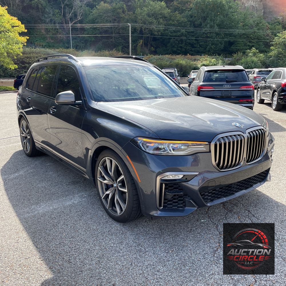2022 BMW X7 M50i