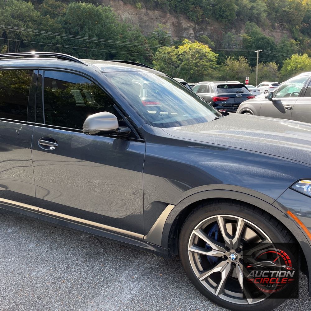 2022 BMW X7 M50i