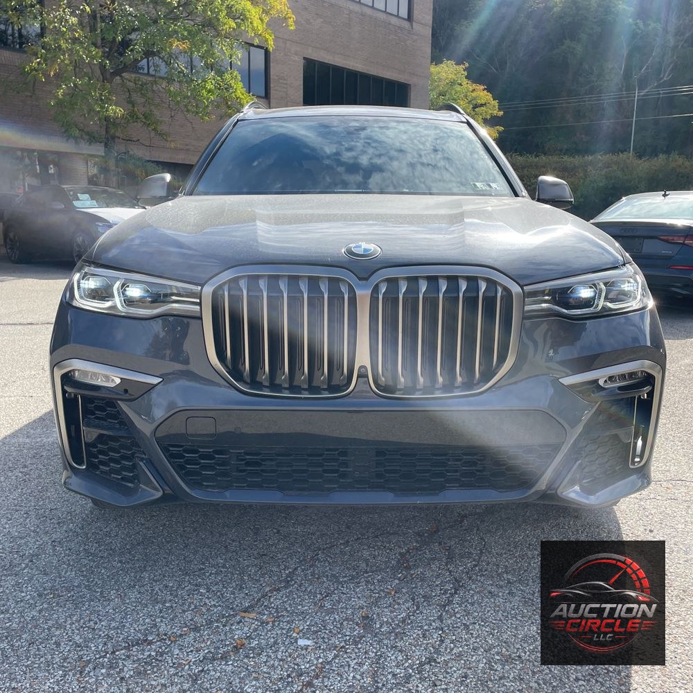 2022 BMW X7 M50i