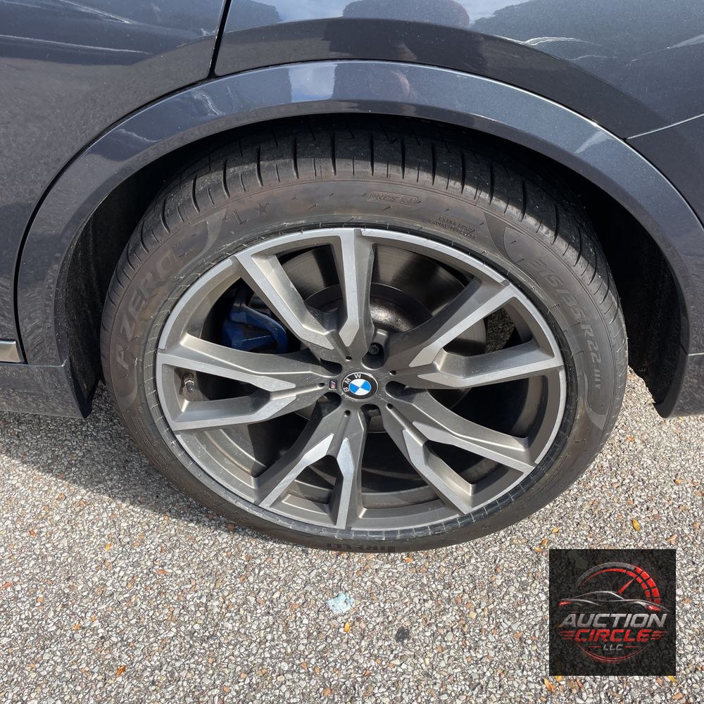 2022 BMW X7 M50i