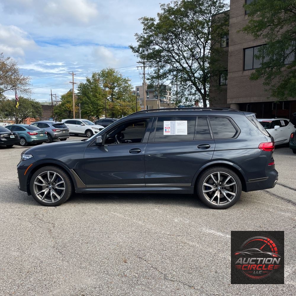 2022 BMW X7 M50i
