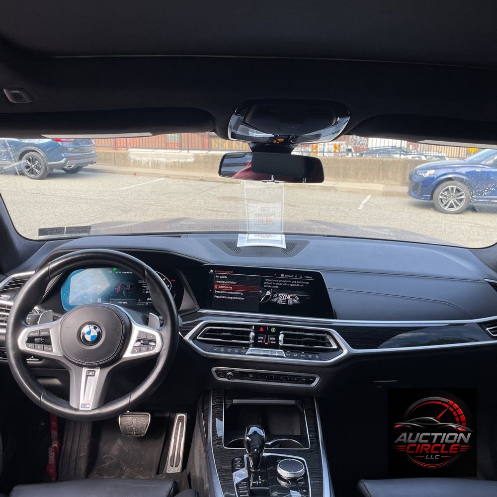 2022 BMW X7 M50i