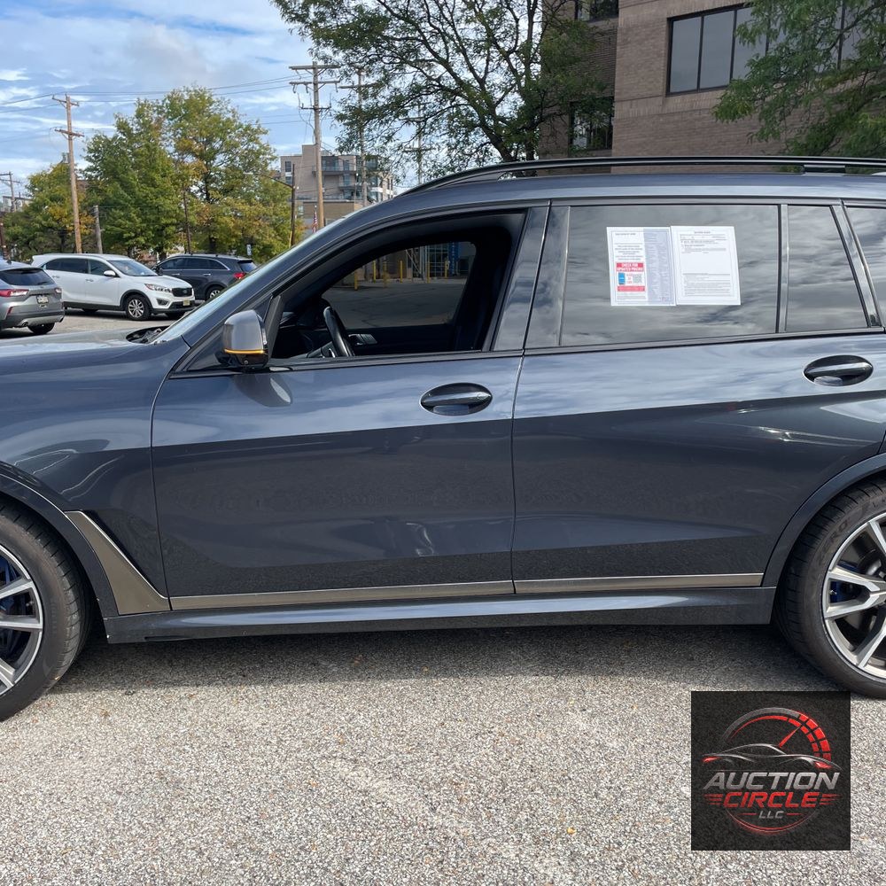 2022 BMW X7 M50i