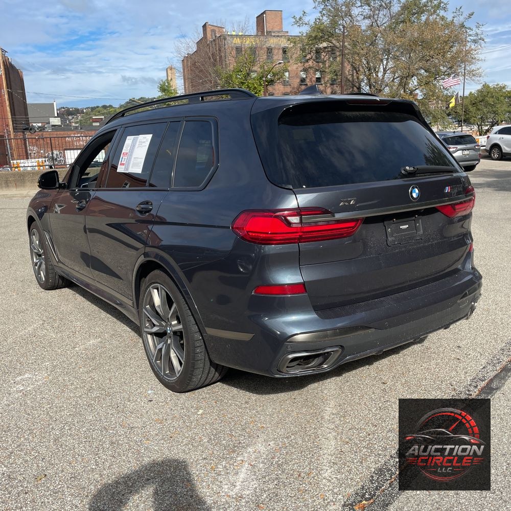 2022 BMW X7 M50i