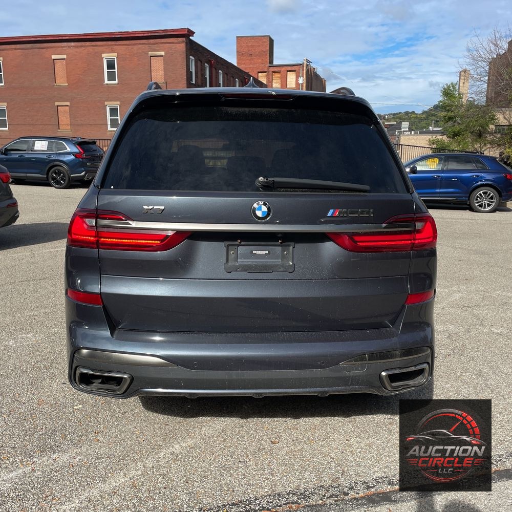 2022 BMW X7 M50i