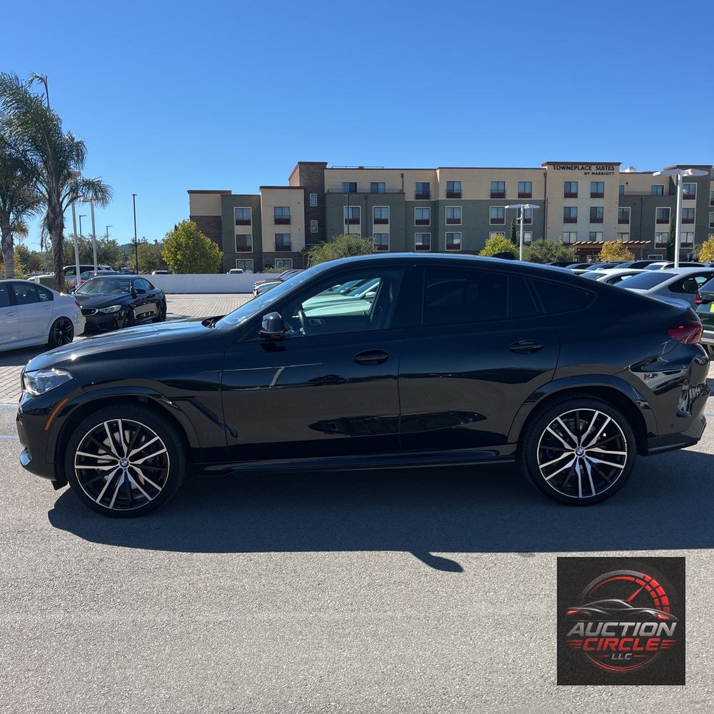 2021 BMW X6 M50i