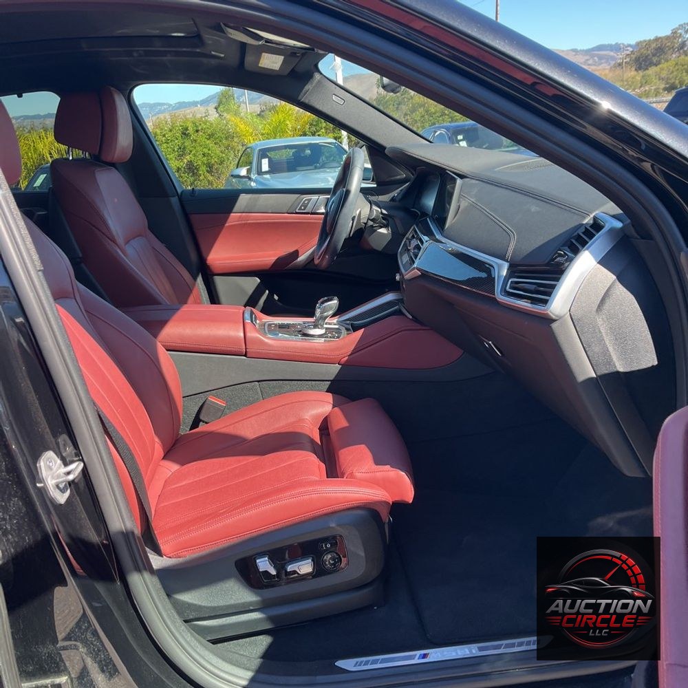 2021 BMW X6 M50i