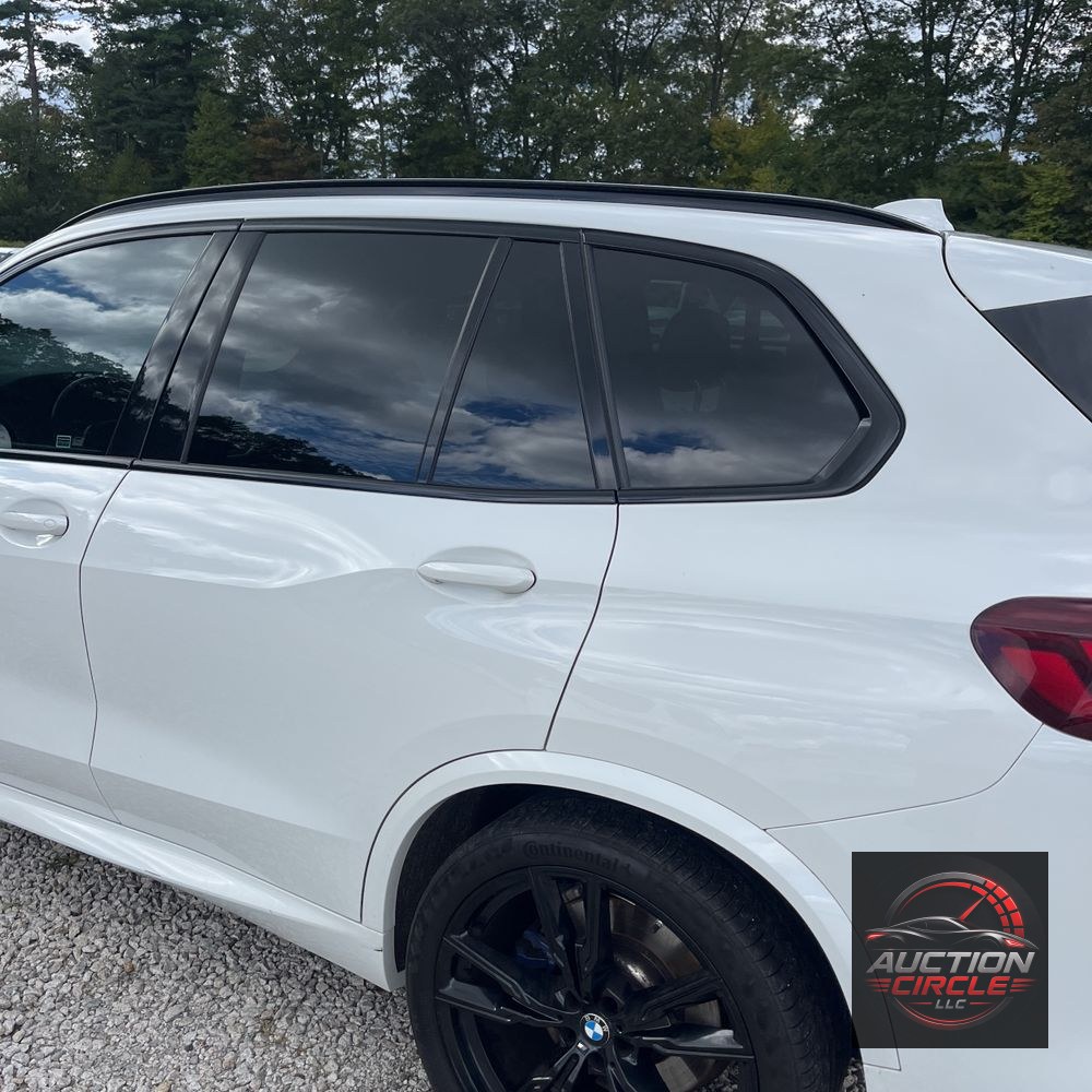 2022 BMW X5 M50i