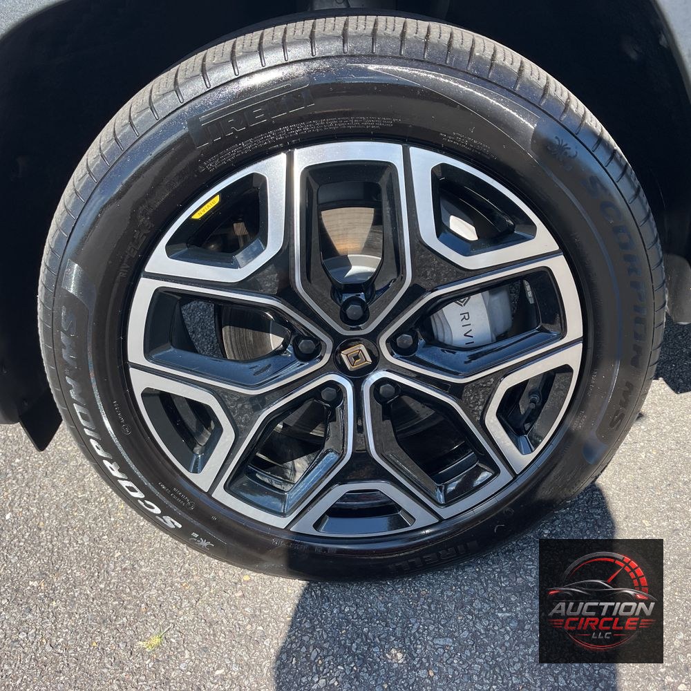 2025 Rivian R1T Adventure Dual-Motor
