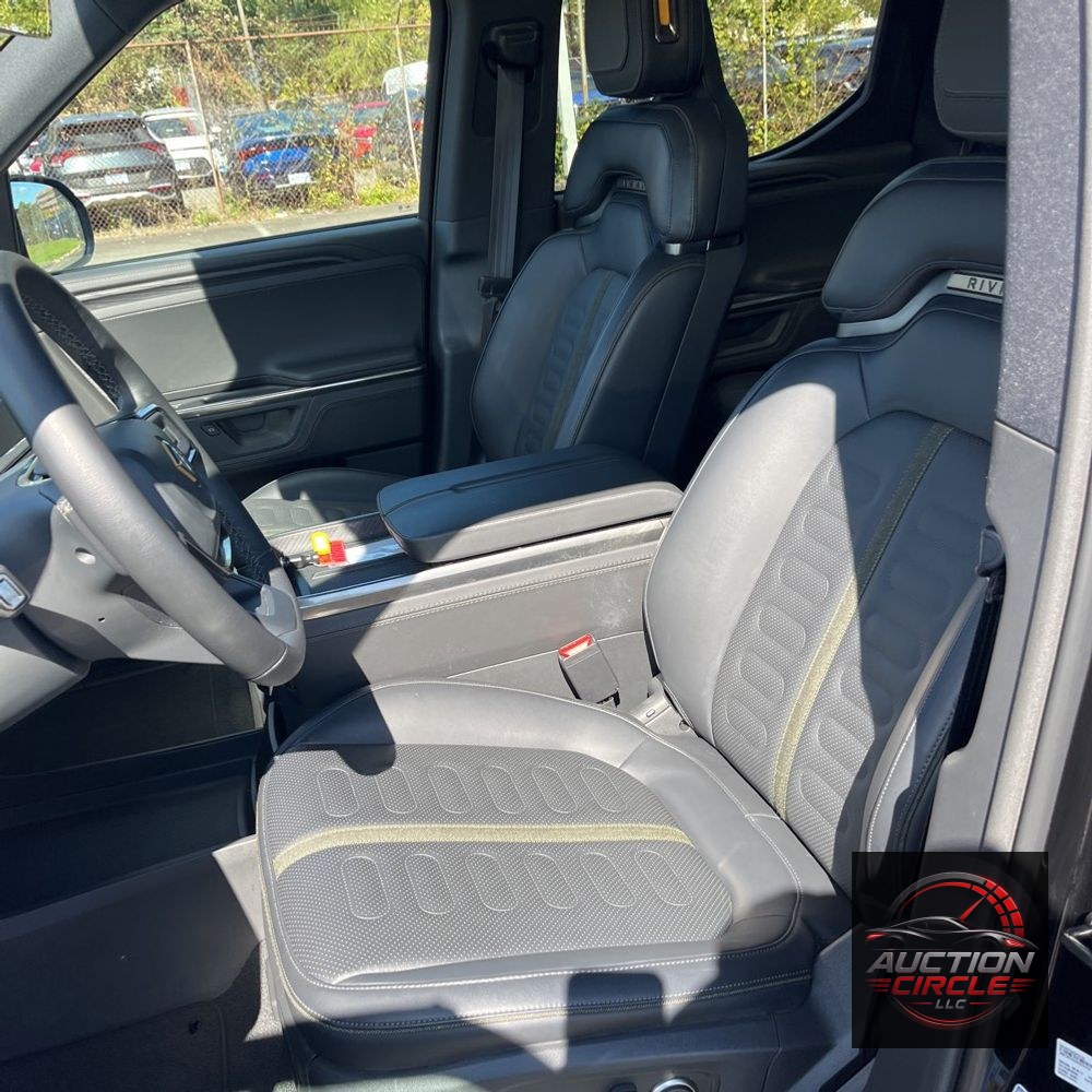 2025 Rivian R1T Adventure Dual-Motor