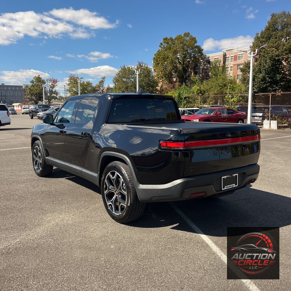 2025 Rivian R1T Adventure Dual-Motor