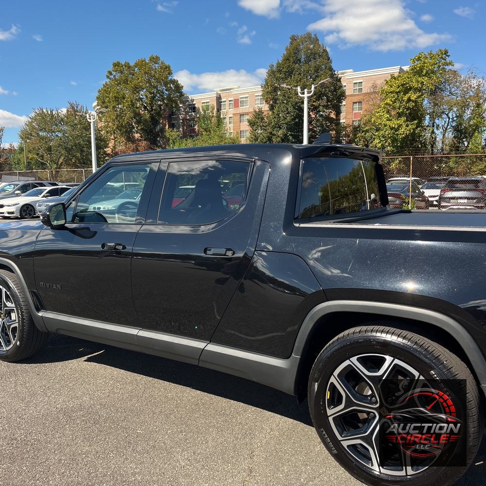 2025 Rivian R1T Adventure Dual-Motor