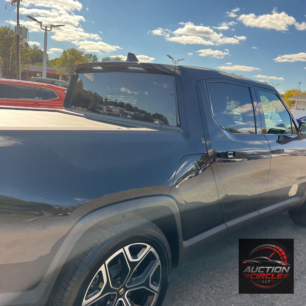 2025 Rivian R1T Adventure Dual-Motor