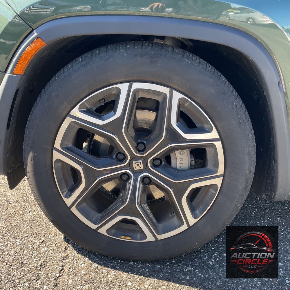 2024 Rivian R1T Adventure Dual-Motor