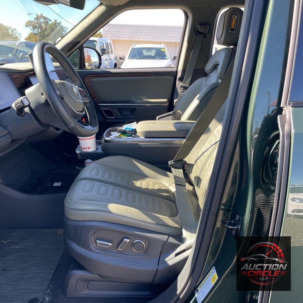 2024 Rivian R1T Adventure Dual-Motor