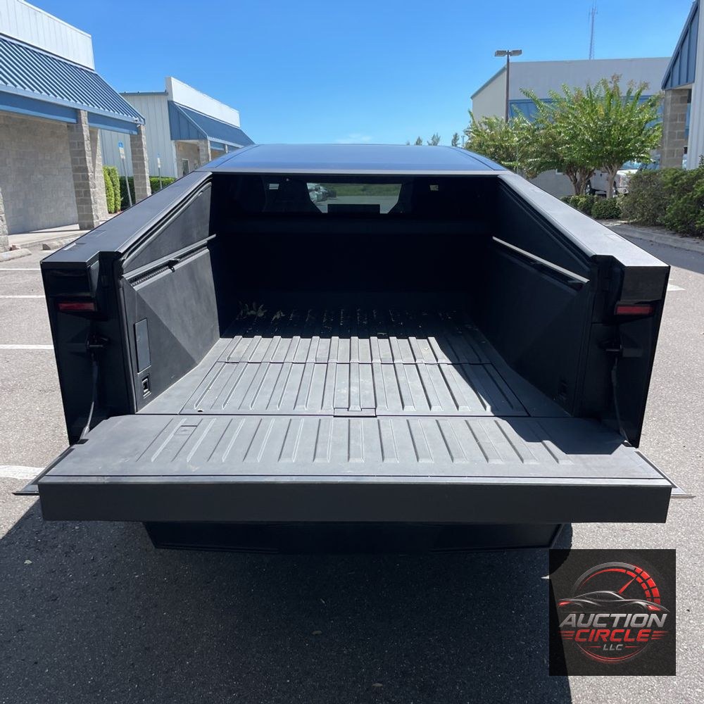 2024 Tesla Cybertruck Base