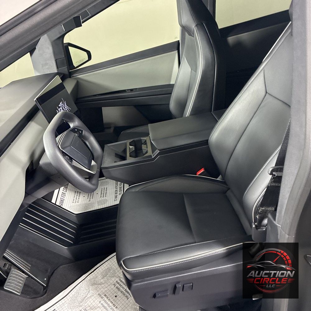 2025 Tesla Cybertruck Base
