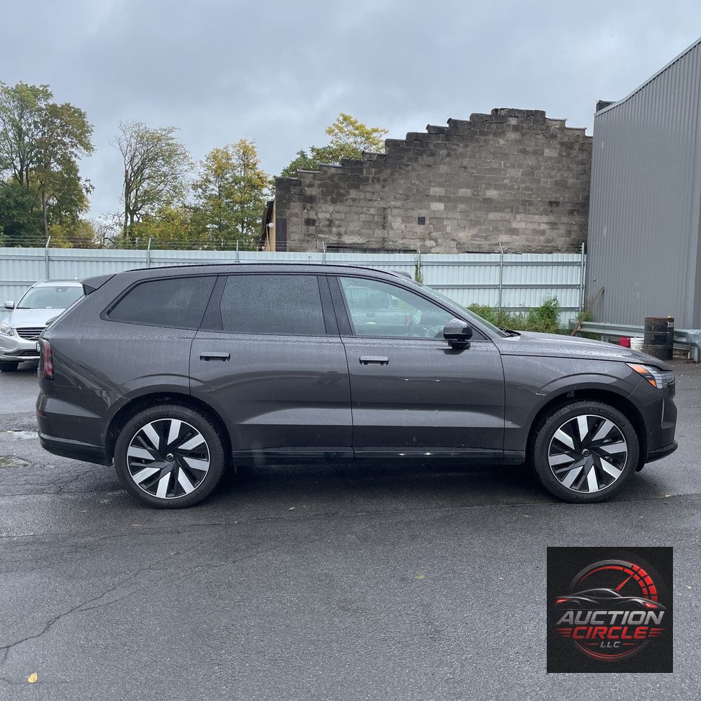 2025 Volvo EX90 Plus