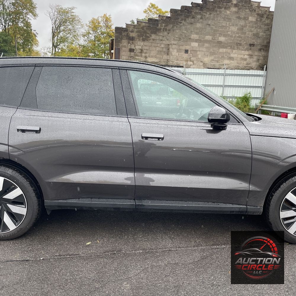 2025 Volvo EX90 Plus