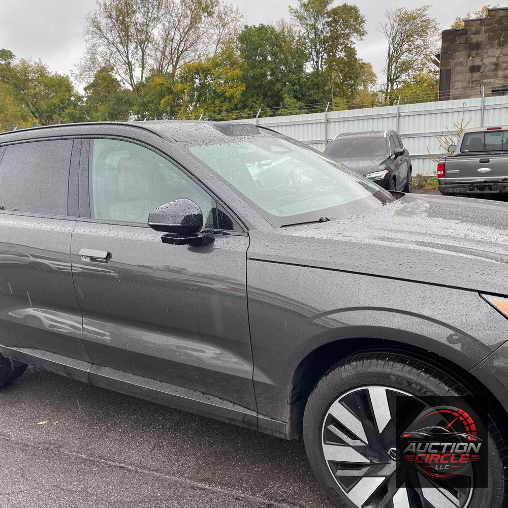 2025 Volvo EX90 Plus