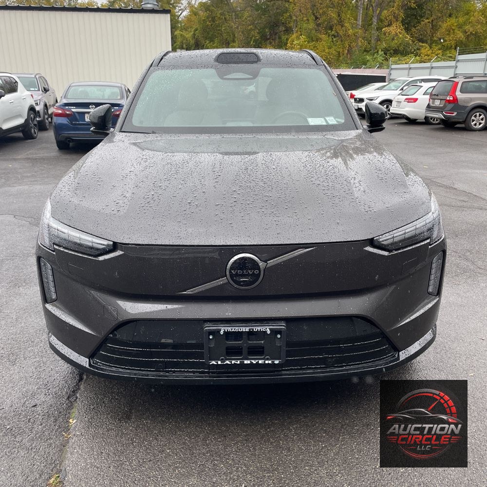 2025 Volvo EX90 Plus