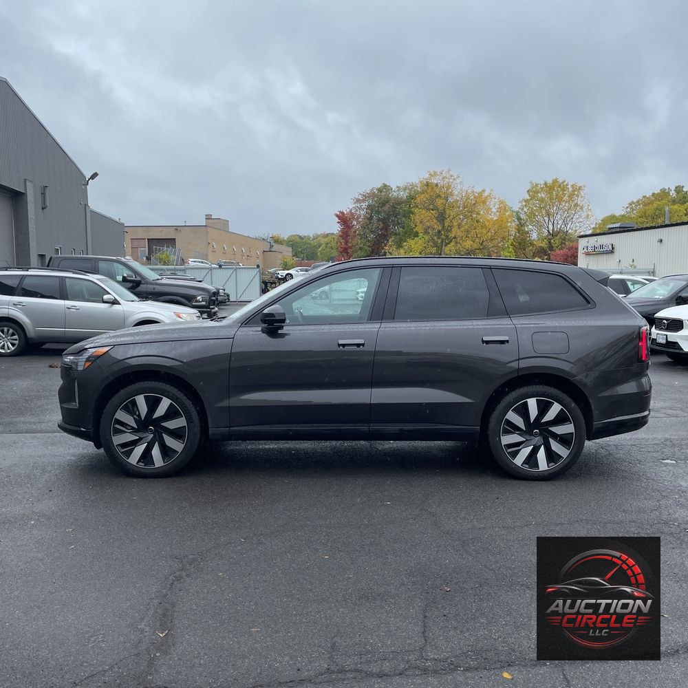 2025 Volvo EX90 Plus