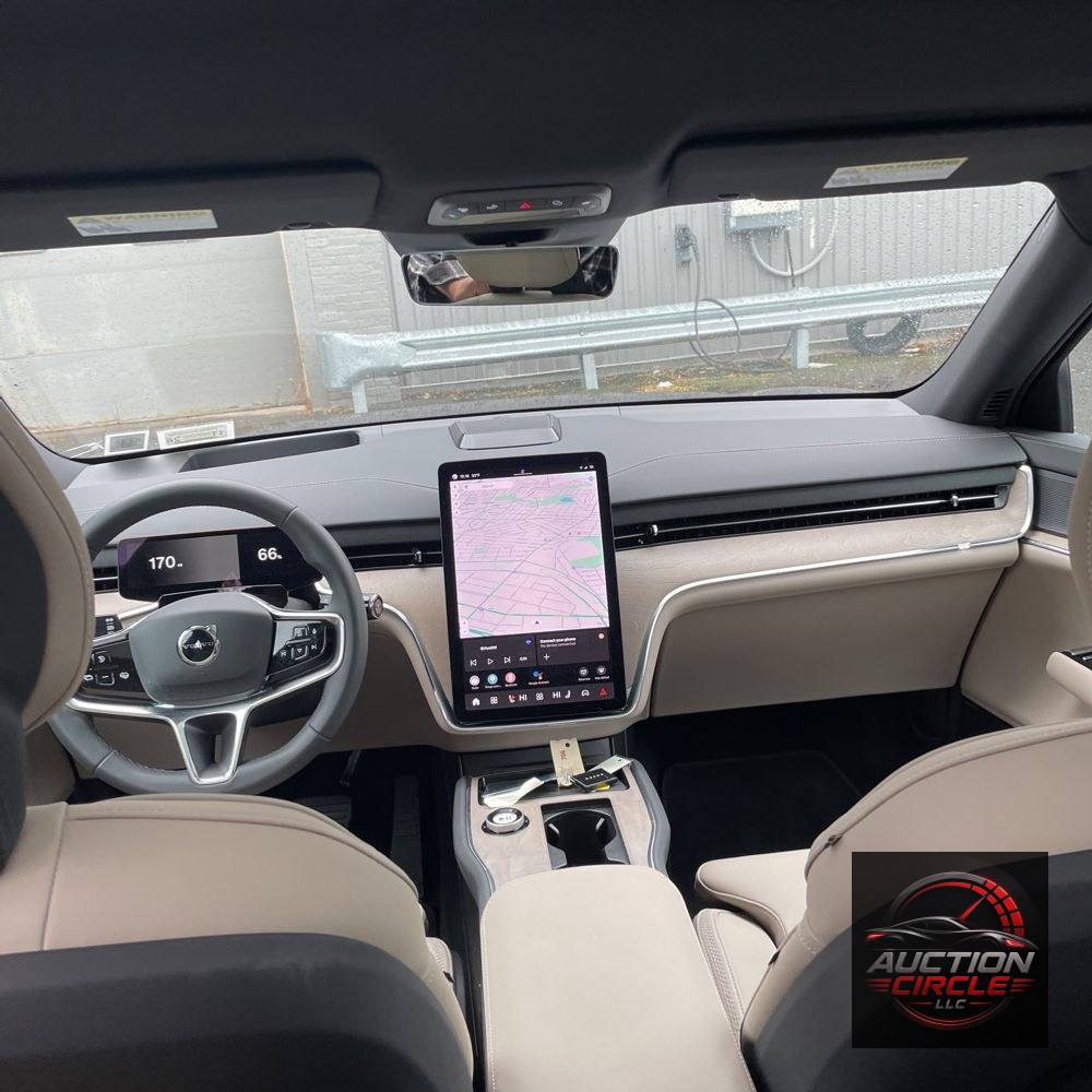 2025 Volvo EX90 Plus