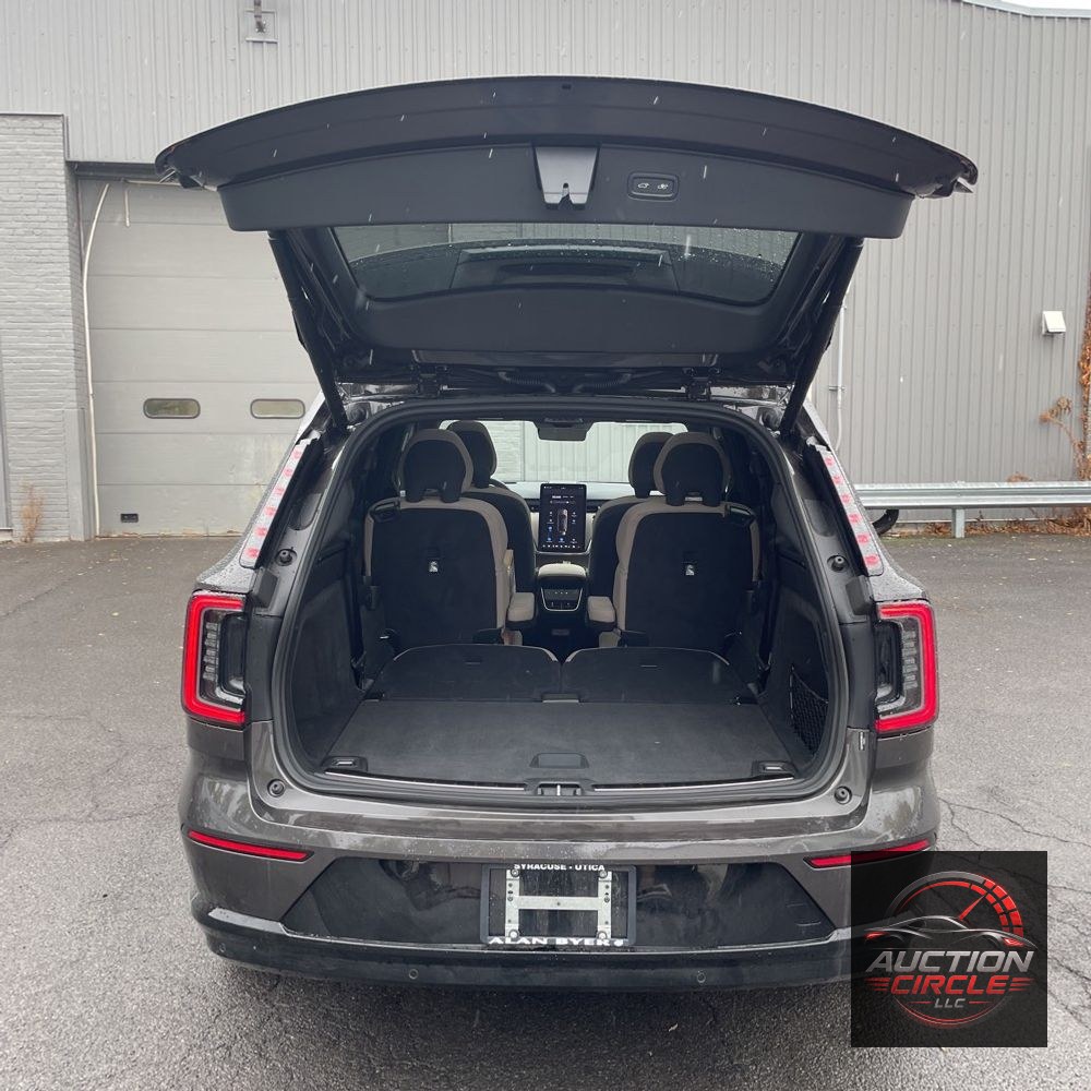 2025 Volvo EX90 Plus