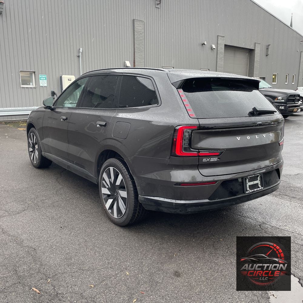 2025 Volvo EX90 Plus