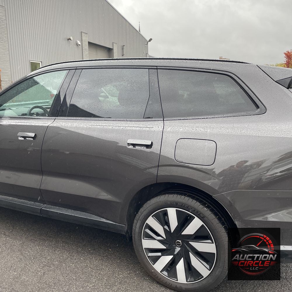 2025 Volvo EX90 Plus