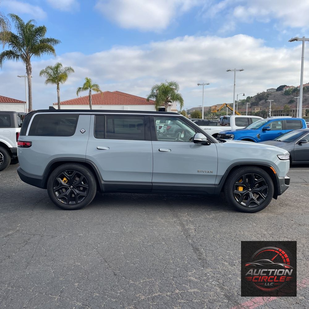 2023 Rivian R1S Adventure Quad-Motor