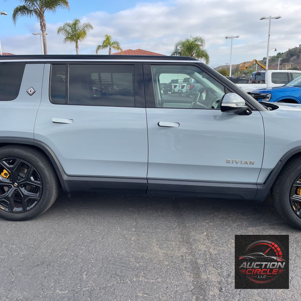 2023 Rivian R1S Adventure Quad-Motor