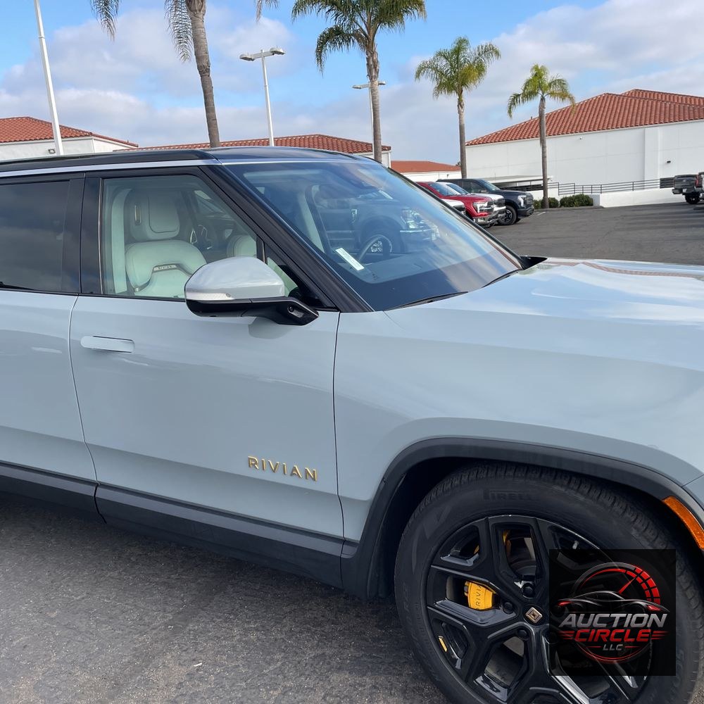 2023 Rivian R1S Adventure Quad-Motor