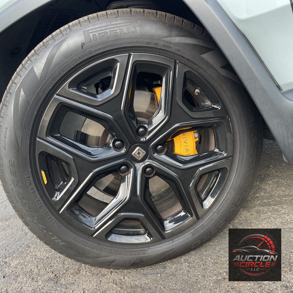 2023 Rivian R1S Adventure Quad-Motor