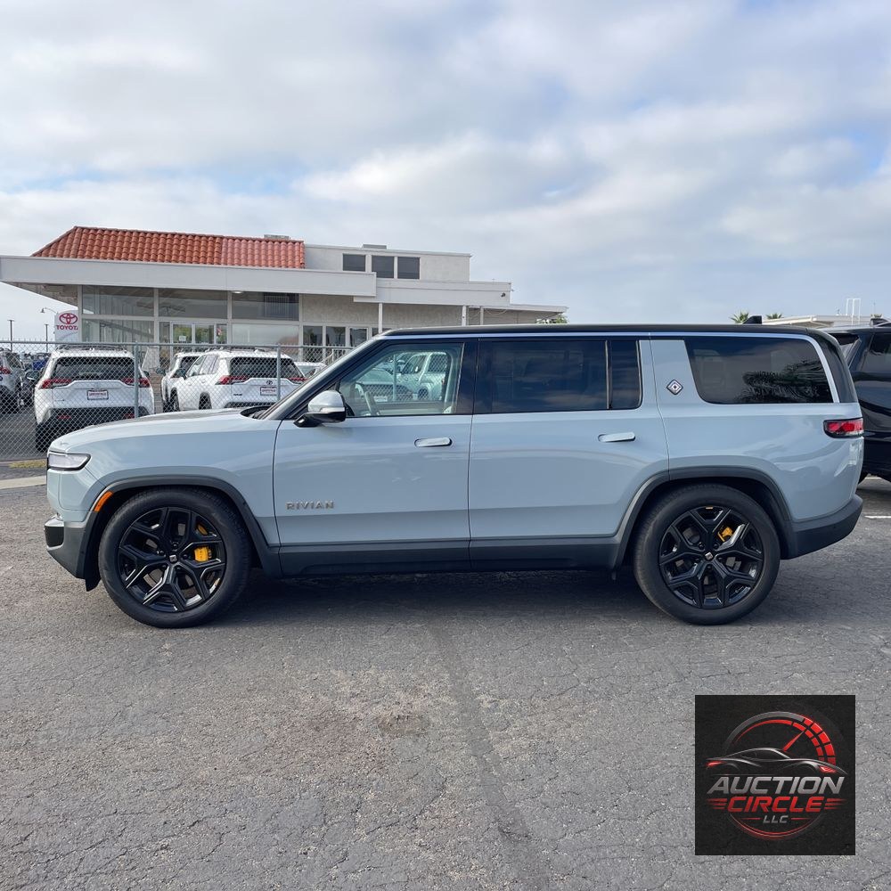 2023 Rivian R1S Adventure Quad-Motor