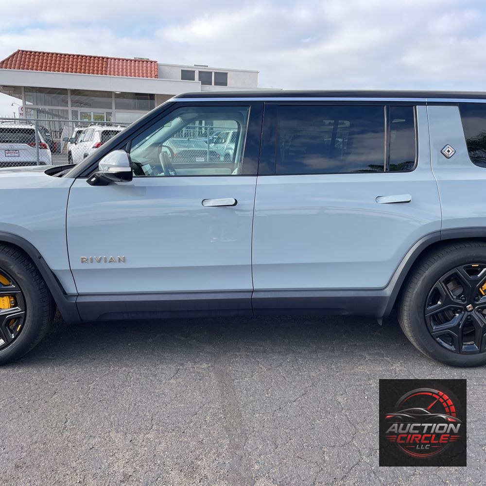 2023 Rivian R1S Adventure Quad-Motor