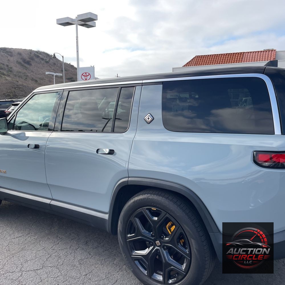 2023 Rivian R1S Adventure Quad-Motor
